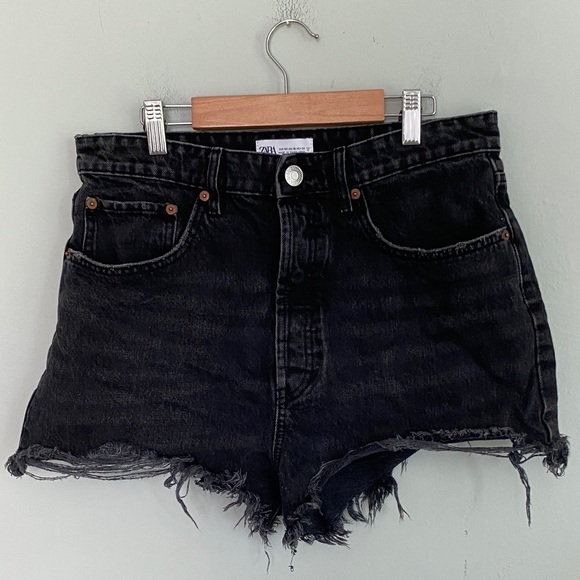 Zara Pants - Zara Women’s Black Frayed Denim Jean Shorts Size 10